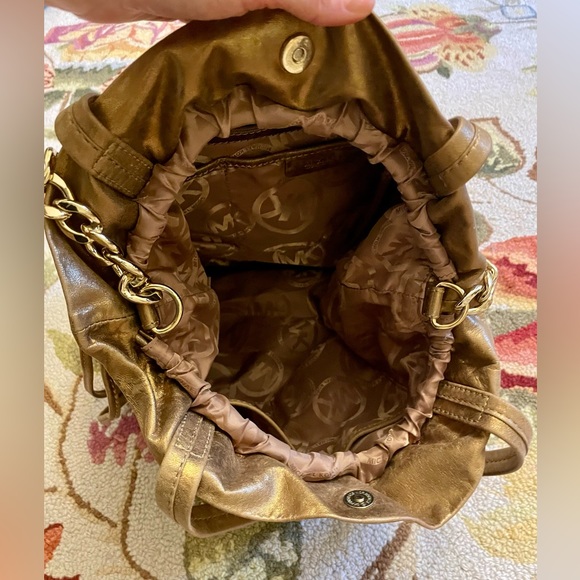 MICHAEL Michael Kors gold bucket tote bag - Picture 2 of 6